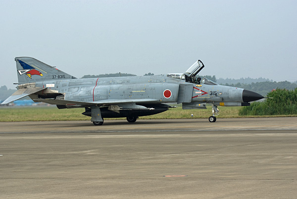 F-4EJiSj^LVO